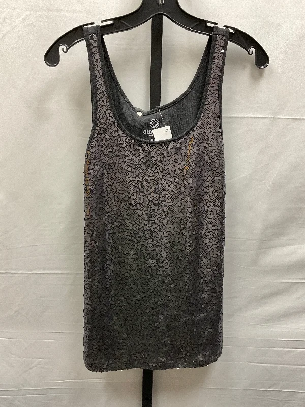 short sleeve t-shirt for cold weather layering -Black & Silver Top Sleeveless Old Navy, Size M