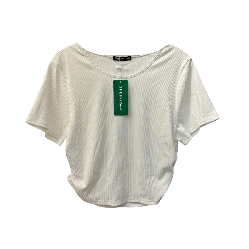 short sleeve t-shirt for cold weather layering -Top Short Sleeve Basic By Shein In White, Size: 2x