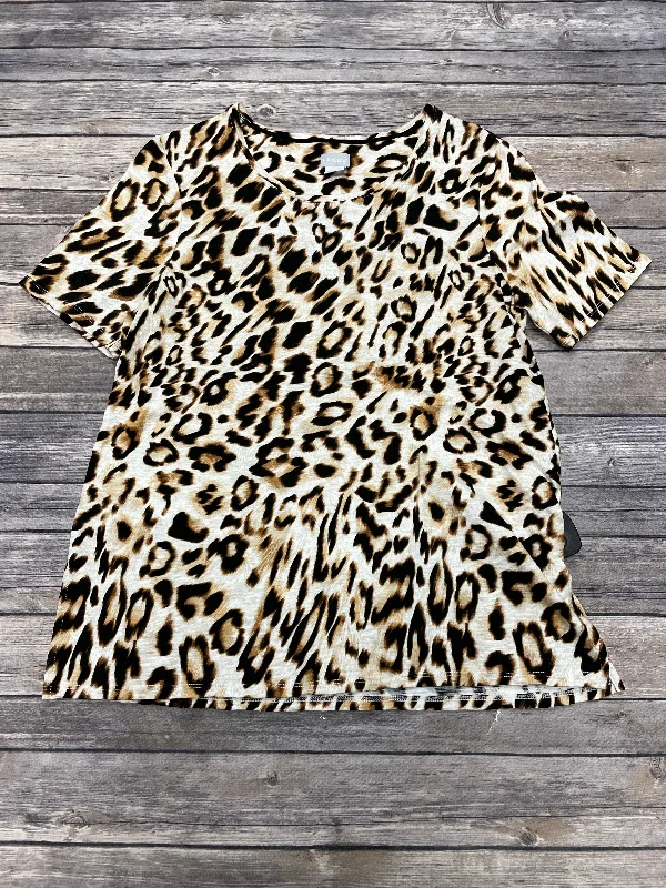 soft cotton short sleeve t-shirt for everyday wear -Top Short Sleeve By Chicos In Animal Print, Size: M