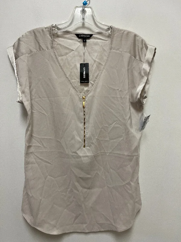 comfortable short sleeve t-shirt for lounging -Top Short Sleeve By Express In Cream, Size: M