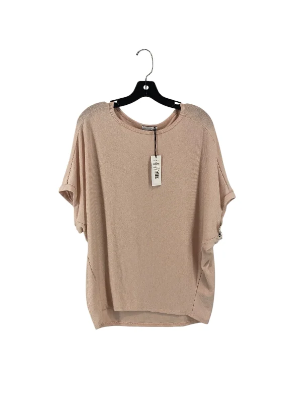 fitted short sleeve shirt for a tailored look -Top Short Sleeve By Michael Stars In Pink, Size: M