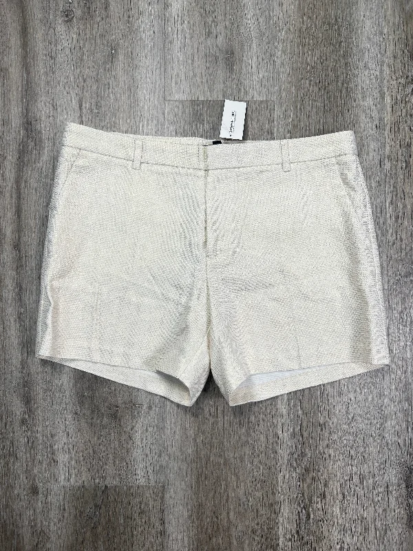 light cargo pants for men -Cream Shorts Banana Republic, Size L