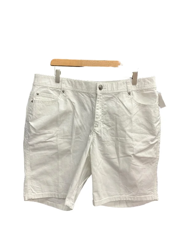 rugged outdoor pants for men -White Shorts Cj Banks, Size 18